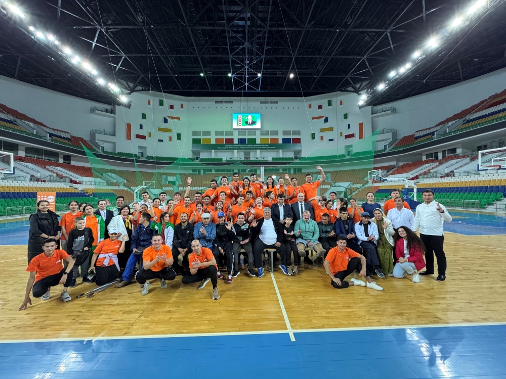 A group photo with the participants at the end of the event.