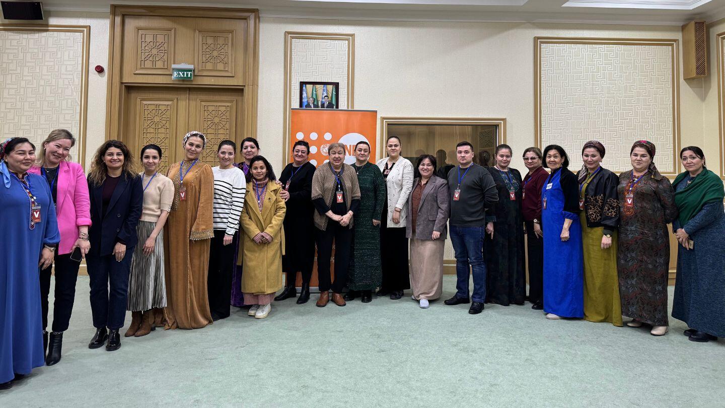 Participants on the final day of the three-day workshop on psychosocial counseling for women and families in difficult life situations, Ashgabat, 12 February, 2025.