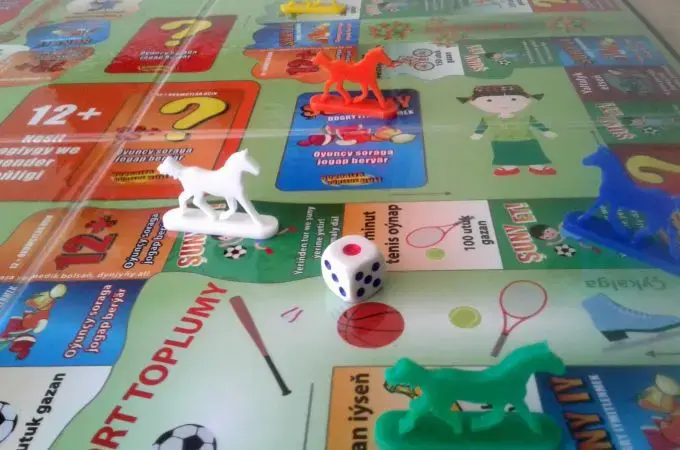 Boardgame on reproductive health to be introduced  in schools of Turkmenistan